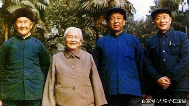 蹇先任：离异后独自生活60多年，前夫和女儿分别怎么样了？