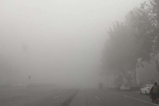 驾驶机动车在高速公路遇到能见度低于100米的气象条件时，最高车速是多少