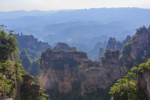 《长歌行》和《短歌行》的篇幅恰好相反，这是为什么呢？