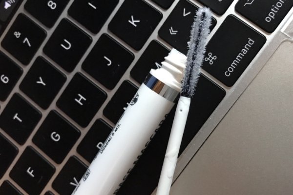 睫毛增长液哪个牌子好？