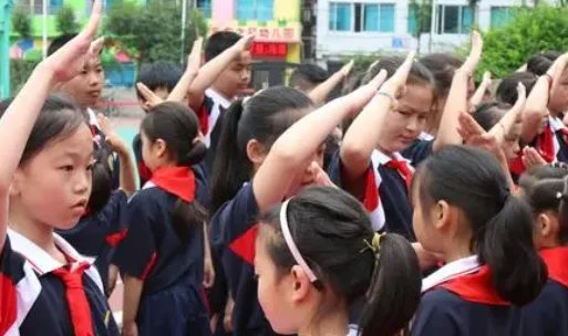 小学一年级入队好事怎么写？