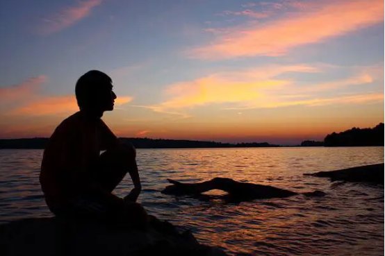 女孩说契机的意思