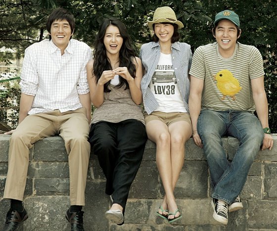 求一部韩国电影名字内容是一个18岁叫韩秀英的学生妹，和一个30岁的男人恋爱的故事，学生妹叫他大叔