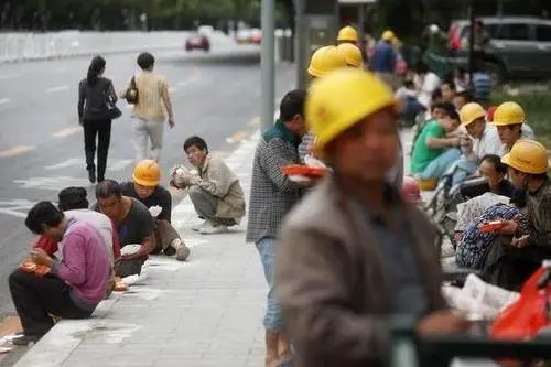 人大代表建议媒体不使用农民工等语言，为何会提出这样的建议？