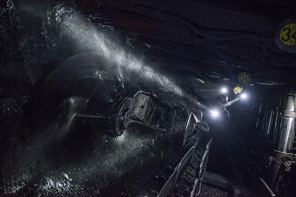 多人洞穴探险后肺部感染不明真菌险丧命，爆红的矿坑避暑有多危险？