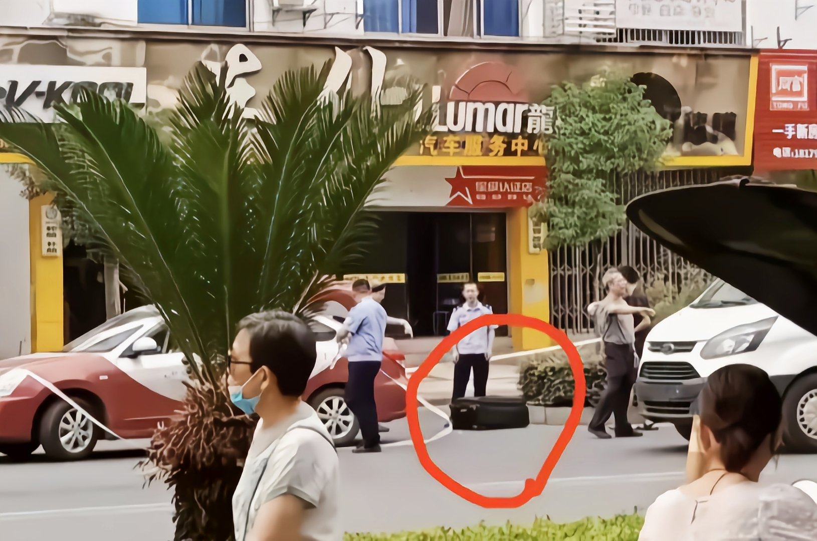 江西“行李箱藏尸案”逃犯被抓获，将会面临什么处罚？