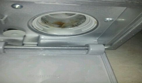 小天鹅洗衣机排水阀位置在哪里?