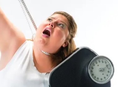 女生太瘦被老板要求长胖10斤，老板的要求合理吗？