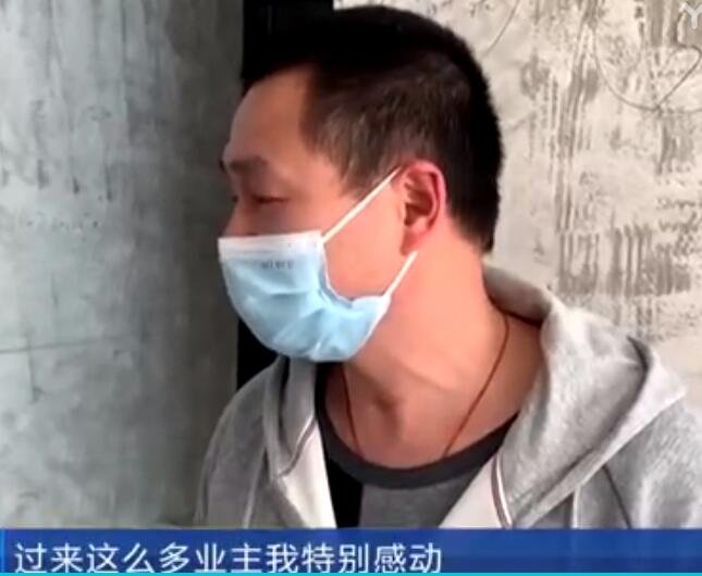 上海装修工人滞留崇明封控小区，一根萝卜吃两顿，他们的生活有多艰苦？