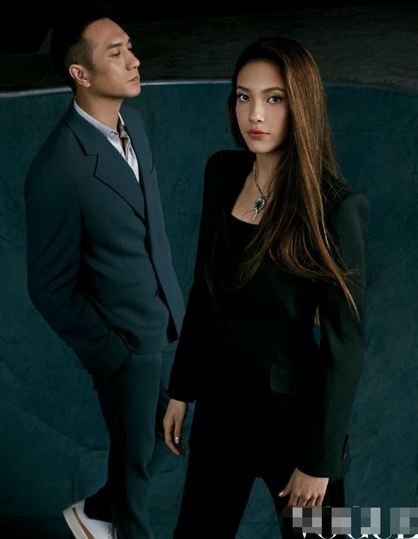 黄觉晒谷爱凌签名棒球帽,两人曾有过哪些合作?