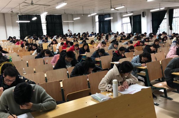 英语专业四级成绩怎么查询呢