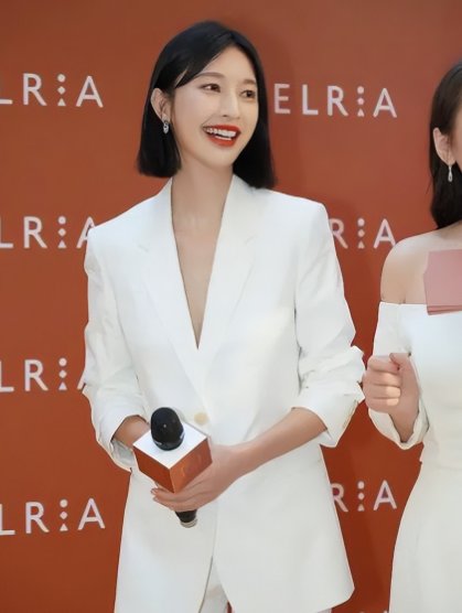 张俪回应自己被称为笨蛋美女：我亲自表示不服，到底是好评还是差评？