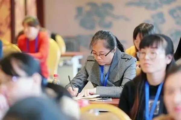 媒体谈：中小学教师“职称新政”，改革后，薪资待遇有变高吗？