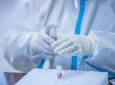 广州23人感染酒吧负责人发声，他都说了什么？他需要承担哪些法律责任？