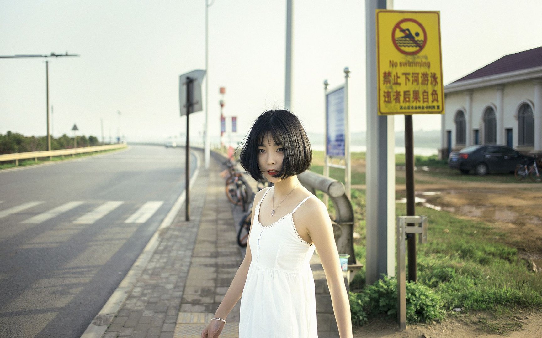 丈夫管我管的很严格，总是喜欢吃醋，还喜欢查岗，这是什么心理呢？