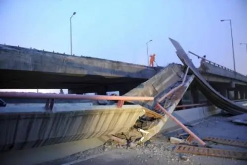 据报道，台铁丧生司机曾躲过另一列车事故，此前他是如何逃过一劫的？