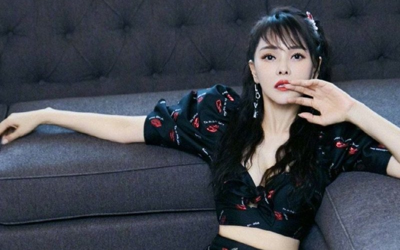 《乘风破浪的姐姐》的伊能静方为何否认节目镜头被删？