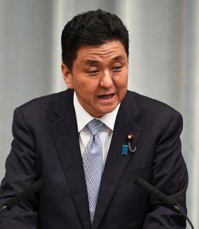安倍晋三亲弟弟岸信夫对其发声，我们从中可以读出哪些信息？