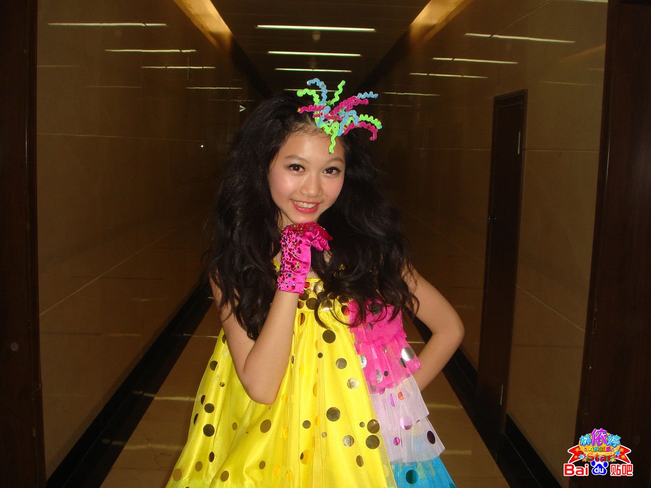 请问林依婷《大惊小怪》的舞蹈怎么跳啊？？