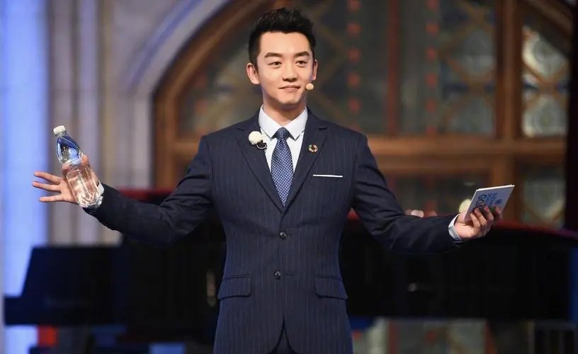 郑恺为了撕名牌已经开始健身了，郑恺在往届跑男中撕名牌赢过几次？