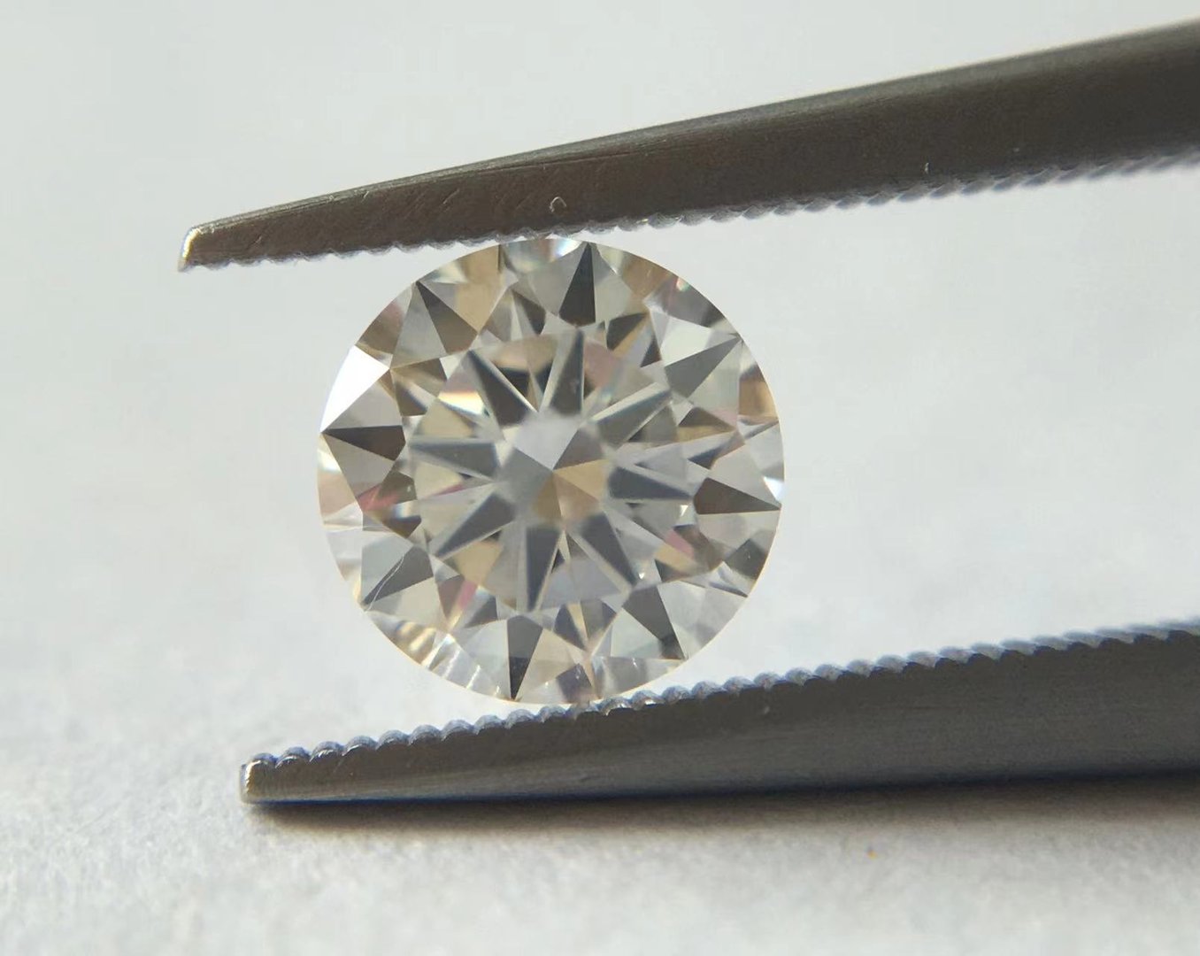 5克拉裸钻多少钱一个，5克拉裸钻价格表2023