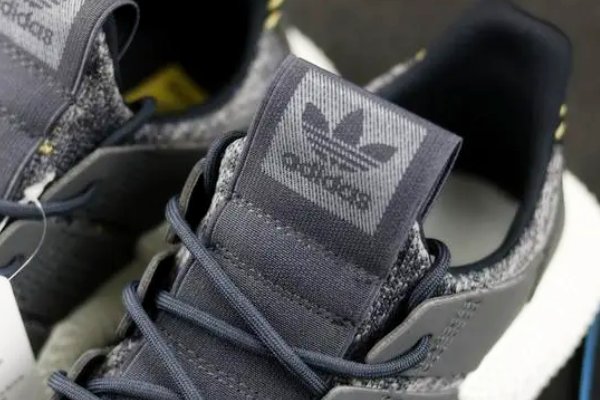 adidas高仿和真标区别