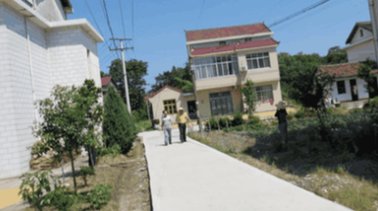 安徽一轿车冲入水沟6死1伤，遇难者包括一家5口，谁来为他们的死负责？