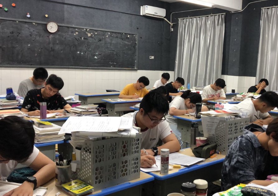 北京高考复读学校收费