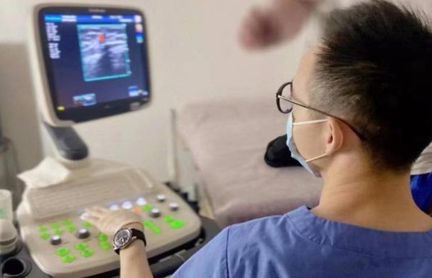 张强回应骑行40公里发工资,他是如何回应的?