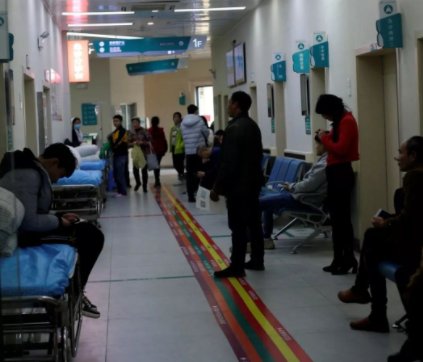 齐鲁医院回应放招财进宝摆件争议,医院是否应该以营利为目的?