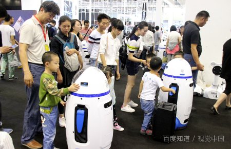 在全球产业链中,中国制造业拥有哪些显著的比较优势？