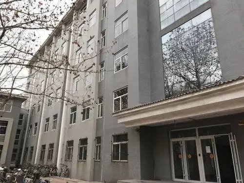 保定理工学院一学生坠亡，这个学生在生前经历了什么？