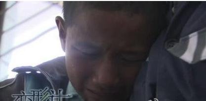 《变形计》最惨农村男孩，“抢”了主角风头，监狱看完父亲不久后怎样了？