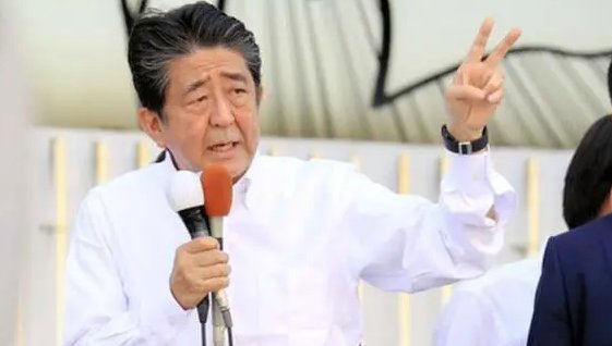 安倍晋三亲弟弟岸信夫对其发声，我们从中可以读出哪些信息？