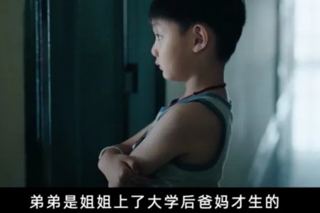 张子枫拍戏花絮曝光，一边哭一边吃的样子让人心疼，她的演技如何？