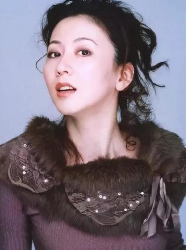 “人体模特”汤加丽，一天内被搜索10万次，她的父亲是怎么表示的？