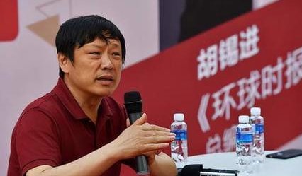 胡锡进发话一锤定音，人教社道歉认错，插图争议收场，吴勇为何没有现身？