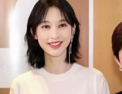 张俪回应自己被称为笨蛋美女：我亲自表示不服，到底是好评还是差评？