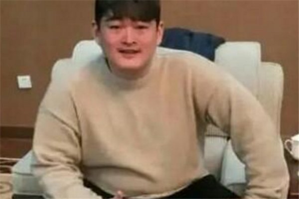 赵本山儿子沉迷台球被指不务正业，我们该如何正确看待这件事？