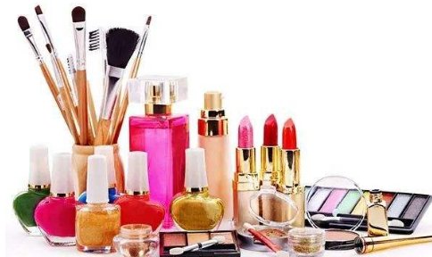 山东一位妈妈收拾女儿的化妆品被惊呆了,这位妈妈到底发现了什么?