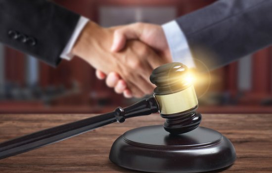 老人打麻将意外身亡获赔19万，究竟是怎么从二楼摔下死的呢？