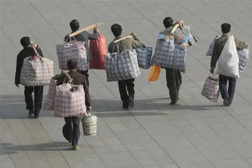 人大代表建议媒体不使用农民工等语言，为何会提出这样的建议？