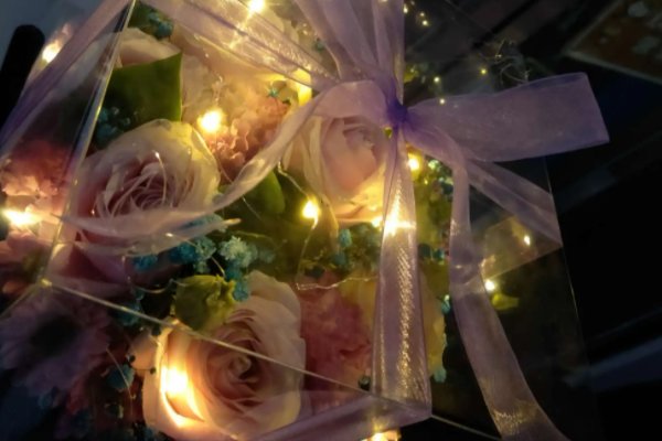 朋友圈怎么晒女儿送的礼物