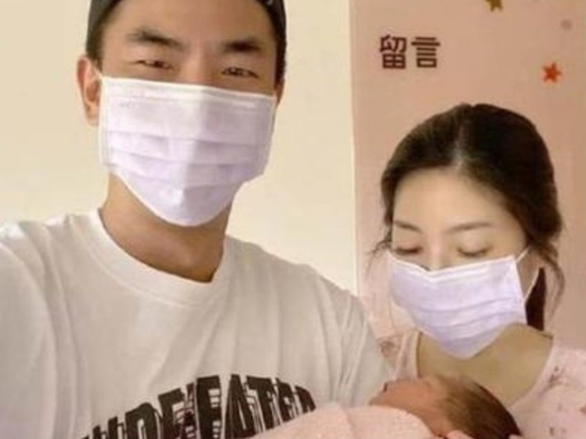 柯有伦的女儿跟随了其父母谁的颜值？