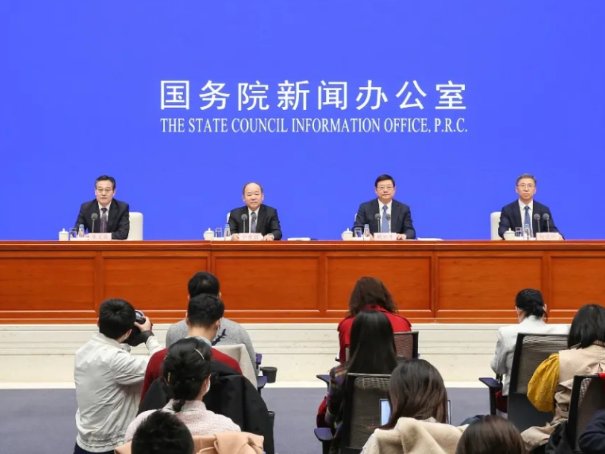 辨识假新闻的方法包括