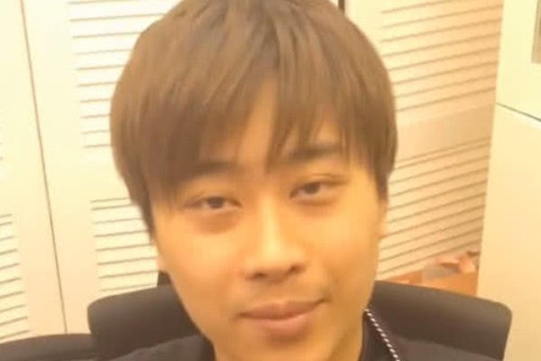 PDD直播打电话给卢本伟请求卢本伟出战，为何网友却不看好卢本伟复出？