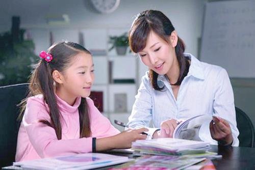 虎爸暴打儿子录视频发班级群，为何打人还觉得自豪？