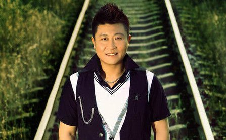 有一句歌词是好兄弟我们一起去闯再苦再累一起扛，是什么歌