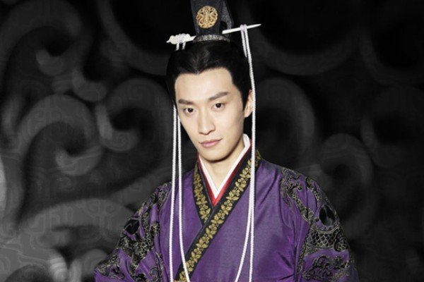 为成大业装瞎三年，忍了出轨的妻子和擅权的大舅哥，这位堪称忍者神龟的皇上是谁?