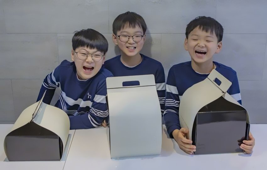 宋家三胞胎9岁生日合照，照片内容都呈现了什么信息？